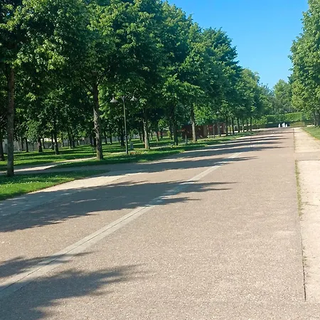Maison Independante Dans Quartier Residentiel Et Calme *